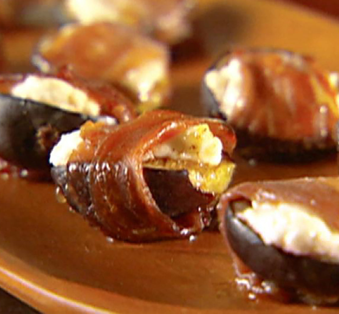 Honey Drizzled Proscuitto-Wrapped Figs with Goat Cheese