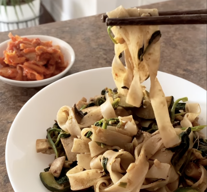 Spicy Peanut Noodle Stir Fry